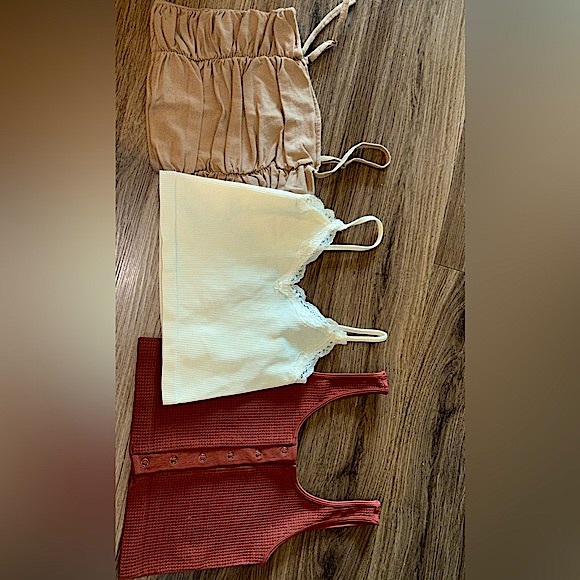 (9) crop top bundle - Picture 5 of 5